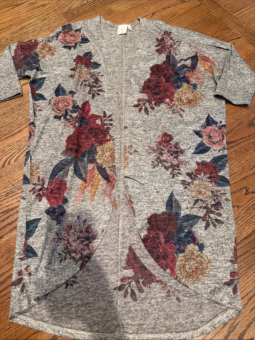 Live in the moment Heather Gray Floral 3/4 sleeve cardigan Knit Top sz small